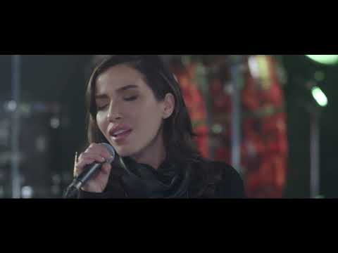 Bir Ay Doğar - Burcu Güneş