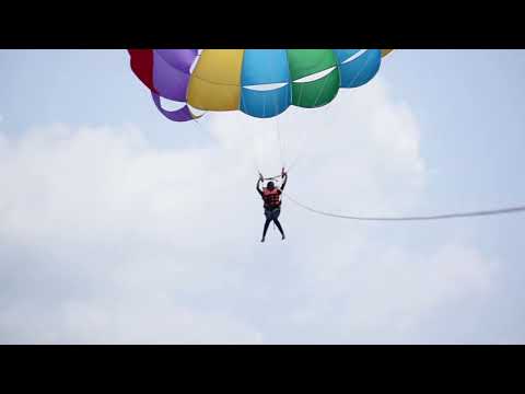 Para sailing - Elephant Beach - Anusha