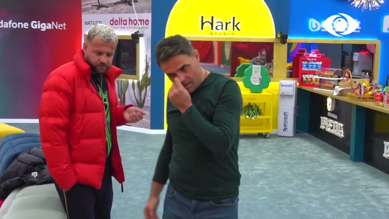 Maestro dhe Luizi bisedojnë: Amosi është mbi kal!