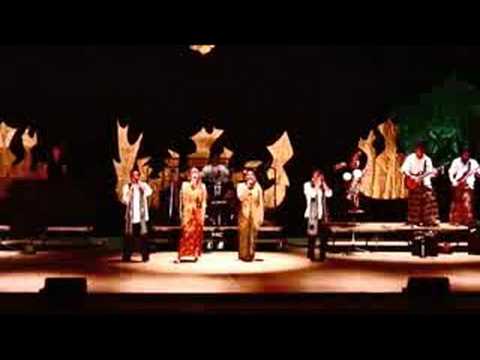 Indonesian week 2008 Band performance SING SING SO