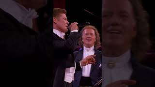 David Hasselhoff serenading us with &#39;Love Me Tender&#39; is one memory we won&#39;t soon forget! ❤️