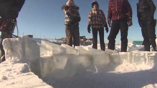 preview picture of video 'gopro hero 3 Igloo building Siberia'