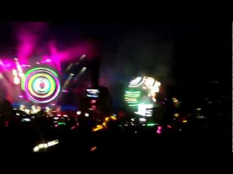 Coldplay Live in Turin 2012 Mylo Xyloto Tour - Opening