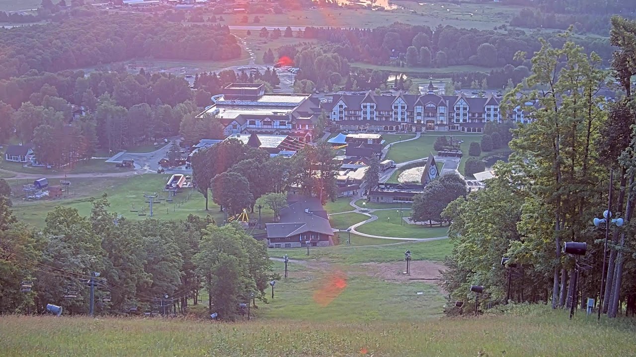 Live webcam view of Boyne Mountain Resort – Hemlock