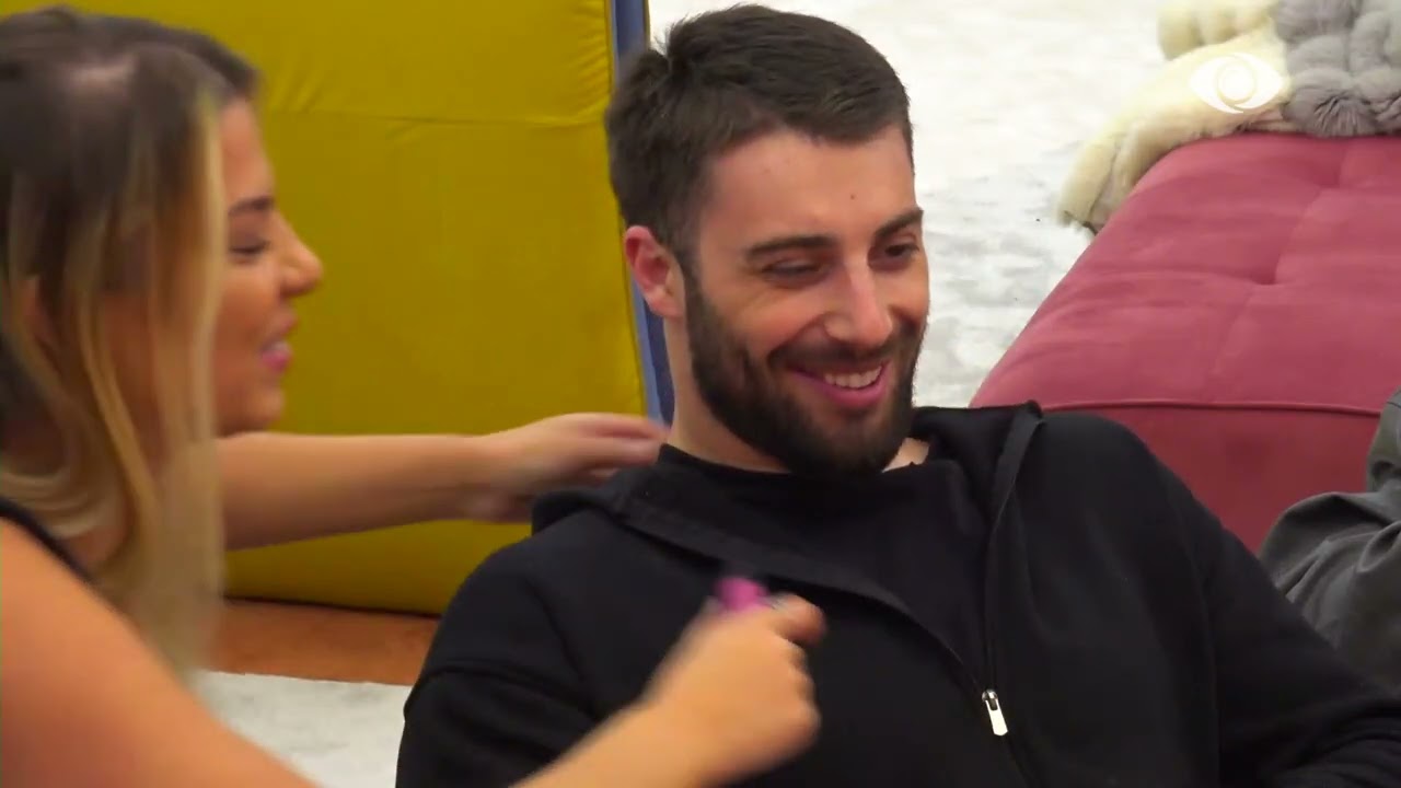 “Më dhemb trupi”/ Meritoni kërkon ta ndihmojë, Rikja: Jo, të mërzitet nusja