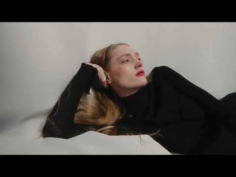 ROMEO GIGLI FW25 26 LA DONNA DALLA PELLE DI VELLUTO