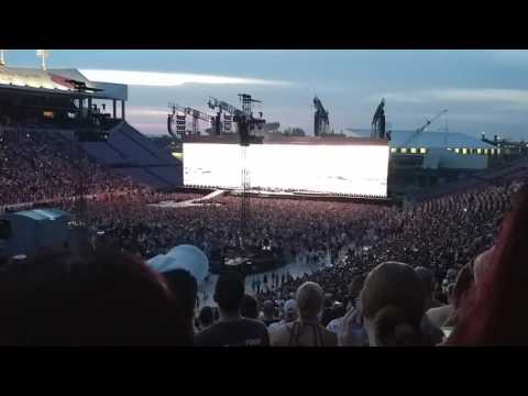 Louisville U2 concert with UPS jet