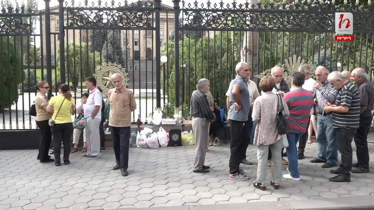 #Հիմա. Զոհված զինծառայողների հարազատները բողոքի ակցիա են անցկացնում. ուղիղ