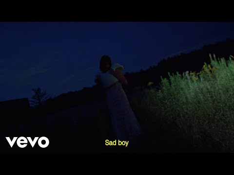 BENEE - Sad Boiii (Lyric Video)