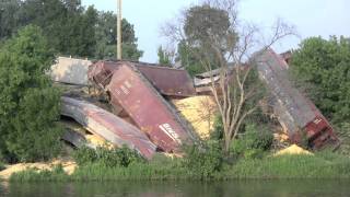 preview picture of video 'BNSF Fridley Derailment'