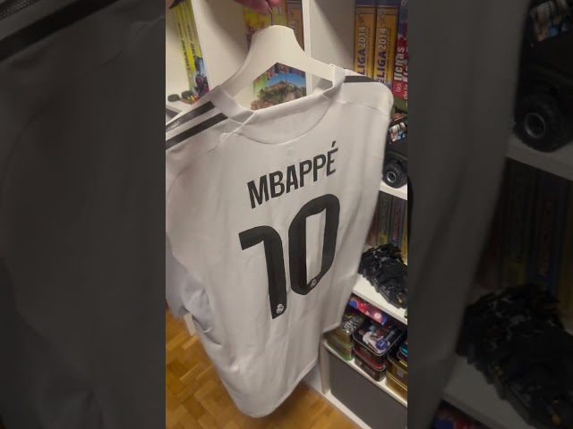 Vídeo relacionado con ms móvil shop Real Madrid Llavero Metálico Camiseta MBAPPÉ número 10 | Producto Oficial