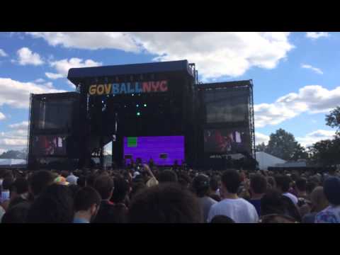 Julian Casablancas - Instant Crush LIVE at Governor's Ball
