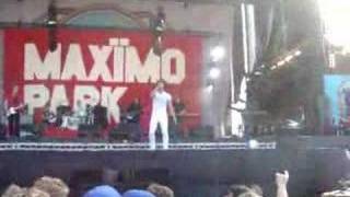 Maximo Park (Isle Of Wight Festival 2006) - Kiss You Better
