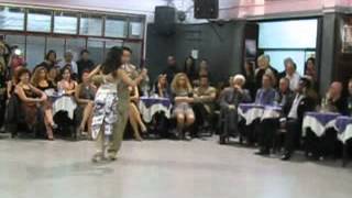 Lily Cheng y Raymond Chu.