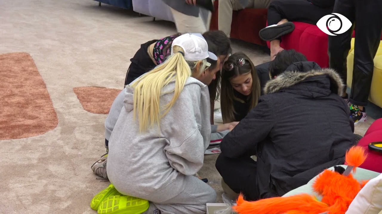 Banorët luajnë puzzle