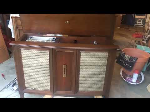 1963 RCA Victor tube Console