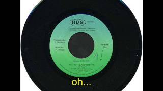 Y. Bhekhirst - Hot In The Airport [with lyrics]