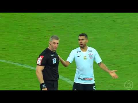 ANDERSON DARONCO BOLADO COM GABRIEL DO CORINTHIANS