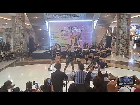 LOONA (이달의 소녀) _ 'PTT (Paint The Town)' DANCE COVER by VICTORIA DC