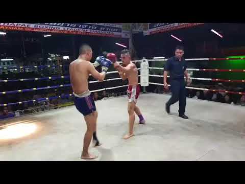 Javier Tebar fights Coco Liangprasert in Chiang Mai.