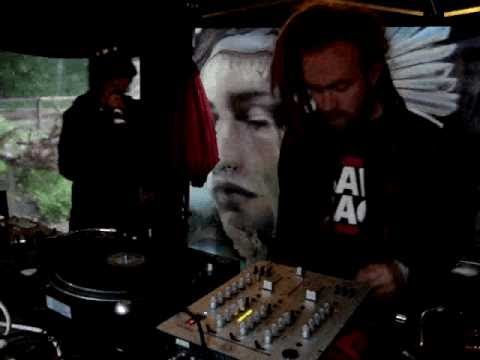 Mungo's Hi Fi with Soom T