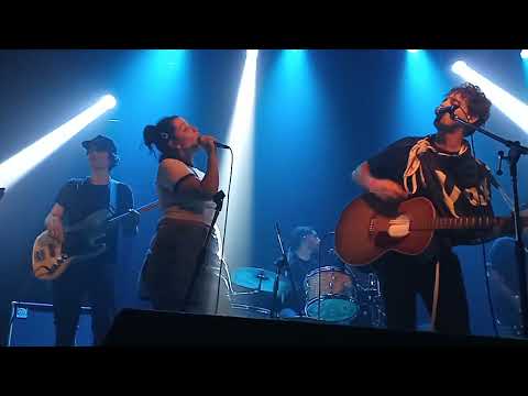 Parientes - Abril - Tus Asuntos (ft Izaro) - en vivo en Niceto Humbold 28/03/2023