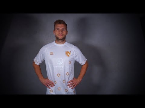 Das FCN-Sondertrikot | Trikotlaunch | Christkindlesmarkt | 1. FC Nürnberg