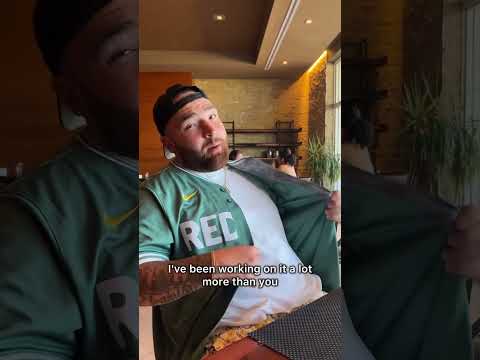 Prosciutto Papi is wondering why he doesnt have abs...