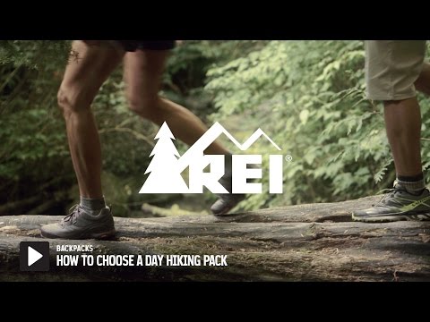 How to Choose a Day Hiking Pack || REI