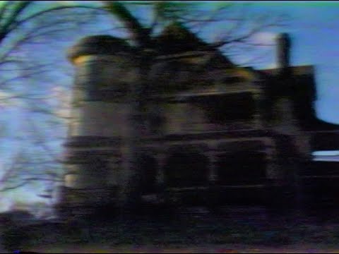 Famous ghost hunters highlighted in 'Conjuring' movies talk haunted Victorian mansion in Omaha