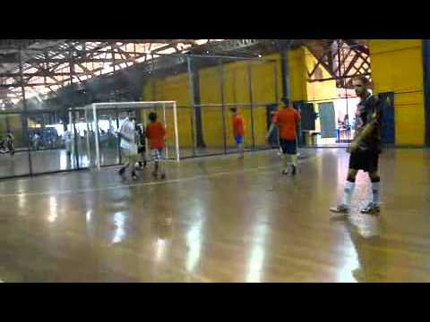 3 Futsal Roberto passe Romulo lento gol.avi