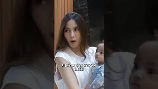 Download lagu Rizky Febian Diam-diam Rekam Mahalini Momong Selina, Bikin Gemas! #mahalini #rizkyfebian mp3