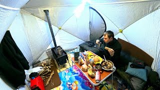 зимняя рыбалка с ночевкой в палатке