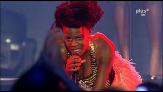 [HD] Noisettes - Children Of The Revolution (Live - New Pop Festival 2009)