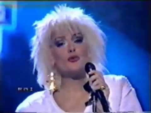 Rettore AMORE STELLA dal film PIU BUIO DI MEZZANOTTE (Audio HQ - testo)