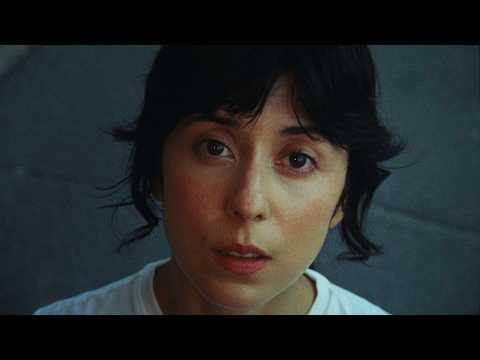 Daniela Andrade - cohete (Official Video)