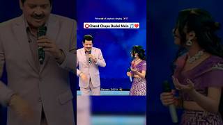 Download lagu Chand Chupa Badal Mein | Udit Narayan Live | #shorts #ytshorts #singing #hindisong mp3