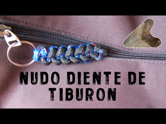 Vídeo relacionado con AUTOZOCO Llavero bola de cuerda bandera España, patriótico español, Llavero con bola de nylon, bandera de España, 3.5 cm, Negro, Nylon