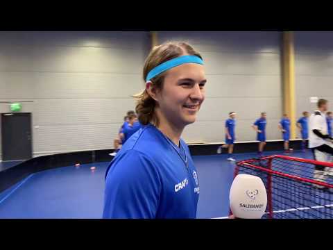 Pelaajat haastattelevat toinen toisiaan - Tutustu leireilevään U19-maajoukkueeseen