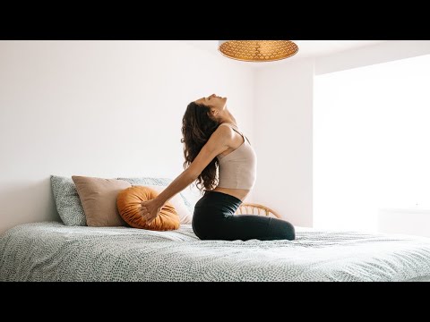 Bed Yoga | 10 minutes pour sortir du lit le matin !