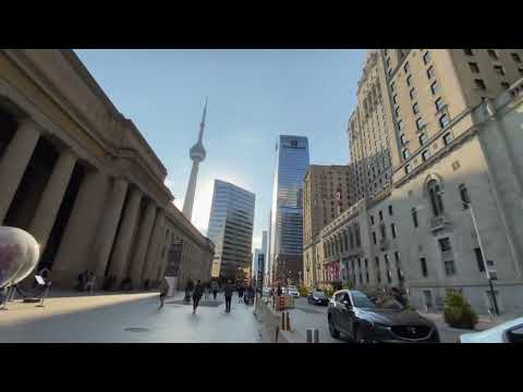 CN Tower Toronto Tour by Isadora Fonseca