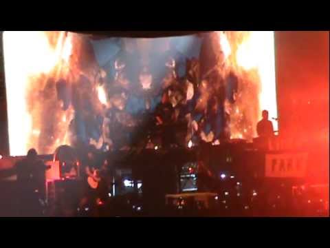 Linkin Park - Burn it Down/Bleed it Out (Live @ Rio de Janeiro) 08/10/2012