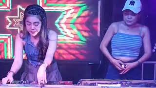 Download lagu DJ Devi Kitty DJ Shinta Bilqis live in Wika sang penjelajah sumsel mp3