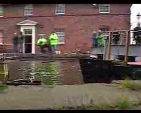 tugtowing at ellesmere port