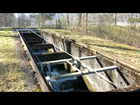 Standseilbahn Kraftwerk Wildegg-Brugg Boottransportanlage mit der Fischreuse unter der Standseilbahn
