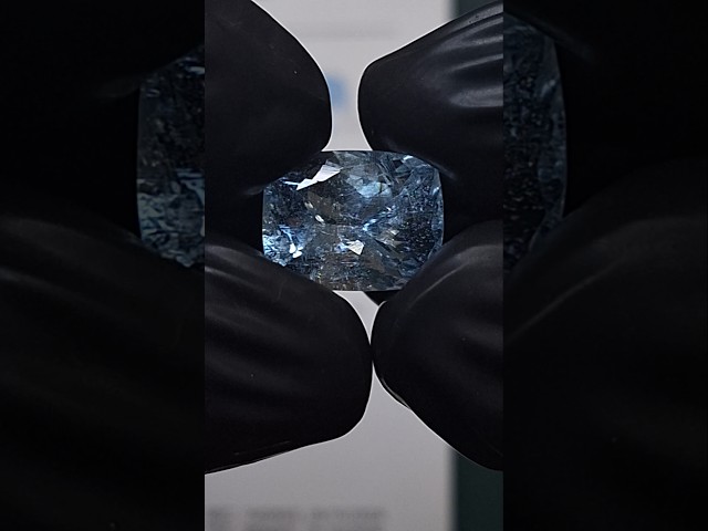 حجر اكوامارين طبيعي مفحوص و موثق بشهادة مختبر