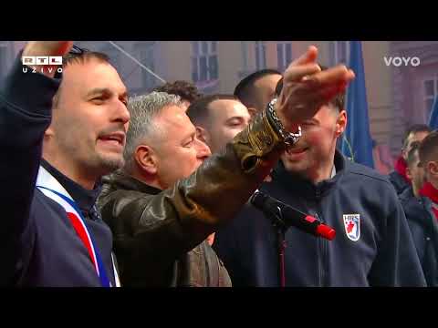 Rukometaši u deliriju, tisuće u glas s njim zapjevale hit koji je obilježio prvenstvo