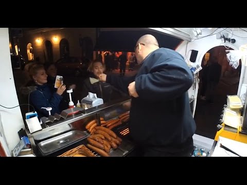 Harakiri korvgubben slår kille som misslyckas med att äta korven världens starkaste korv