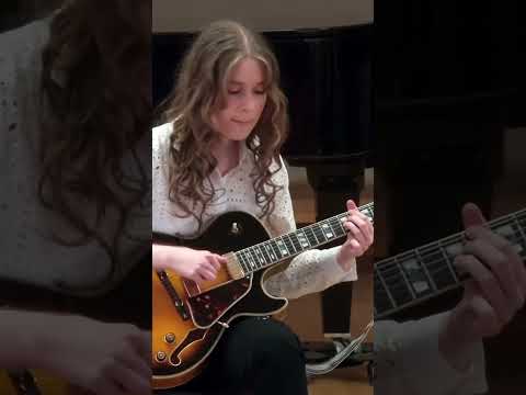 Wes Montgomery - D-natural blues (Arr. by Emily Remler Bb-blues (guitar cover) #jazz #wesmontgomery