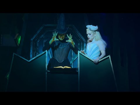 Último Voo - Desafiar a Gravidade (Primeira fileira) - Wicked BR25